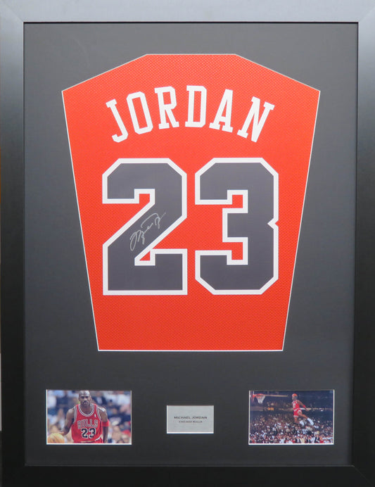 Michael Jordan Chicago Bulls Signed Jersey Display 